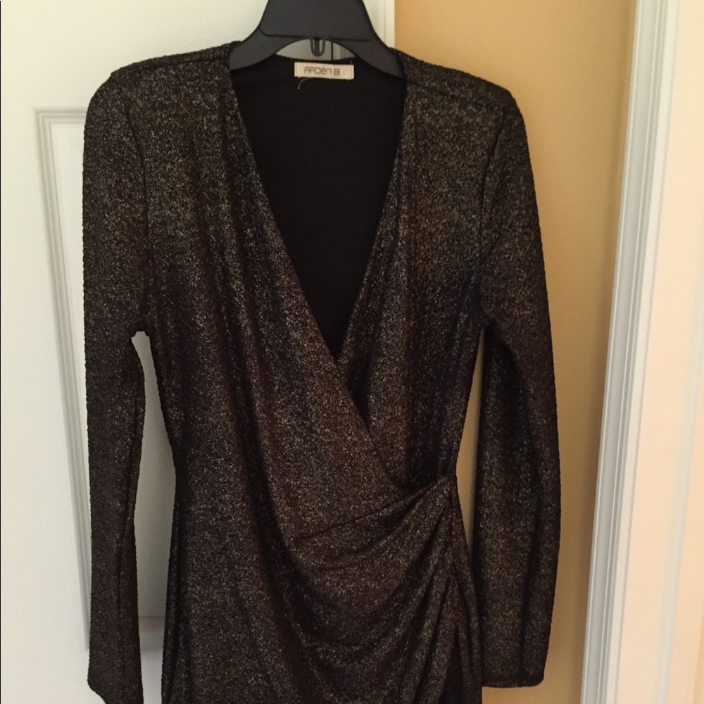 Cannot Fit Me Anymore. Only Worn Once. - image 4